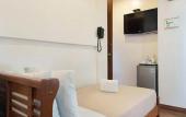 Туры в отель Townhouse OAK Metro Manila Near Osmena Highway PNR Pasay formerly Avitel Hotel