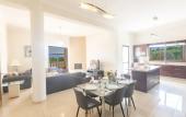 Туры в отель Protaras Holiday Villa Pa7 Private 7 Bedroom Villa