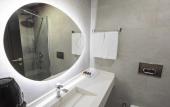 Туры в отель West Door Hotel