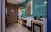 Туры в отель Holiday Inn Express Chongqing Nanbin Road by IHG