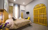 Туры в отель B&B Le 4 Stagioni Dante's Suites by ClaPa Group Dislocated Hospitality