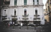 Туры в отель B&B Le 4 Stagioni Dante's Suites by ClaPa Group Dislocated Hospitality