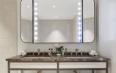Туры в отель Bank Hotel, a member of Small Luxury Hotels of The World