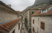 Туры в отель Apartments Wine House Old Town