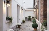 Туры в отель A l'Hotel des Roys