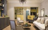Туры в отель A l'Hotel des Roys