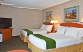 Туры в отель Holiday Inn Express Hotel & Suites Calgary