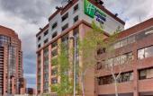 Туры в отель Holiday Inn Express Hotel & Suites Calgary