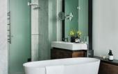 Туры в отель The Old Clare by Ode Hotels
