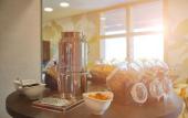 Туры в отель Hwest Hotel Hall