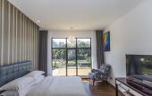 Туры в отель Leading Men Hotel
