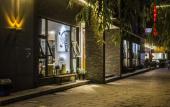 Туры в отель Leading Men Hotel