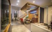 Туры в отель Leading Men Hotel