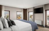 Туры в отель Чехофф Кьюрио Коллекшн Бай Хилтон / Chekhoff Hotel Moscow Curio Collection By Hilton