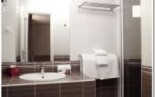 Туры в отель BRIT HOTEL Confort Le Revest Sainte Maxime