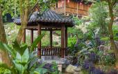 Туры в отель Yangshuo Molan Mountain Residence Ancient Architecture Cultural Homestay (Yulong River Scenic Area)