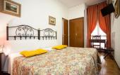 Туры в отель Hostal Armesto