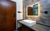 Туры в отель Floral Hotel Furong Town Galaxy Heights Hotel(Wangcun Waterfall Store)