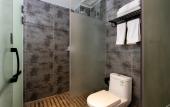 Туры в отель Floral Hotel Furong Town Galaxy Heights Hotel(Wangcun Waterfall Store)