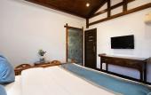 Туры в отель Floral Hotel Furong Town Galaxy Heights Hotel(Wangcun Waterfall Store)