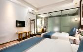 Туры в отель Floral Hotel Furong Town Galaxy Heights Hotel(Wangcun Waterfall Store)