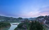Туры в отель Floral Hotel Furong Town Galaxy Heights Hotel(Wangcun Waterfall Store)