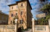 Туры в отель UNAHOTELS Villa dei Platani Foligno