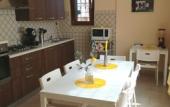 Туры в отель The Yellow House