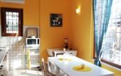 Туры в отель The Yellow House