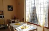 Туры в отель The Yellow House