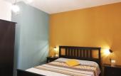 Туры в отель The Yellow House