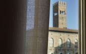 Туры в отель Casa Isolani Piazza Maggiore