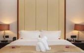 Туры в отель Hainan Yatai Hot-spring Hotel