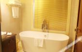 Туры в отель Jiu Long International Hotel