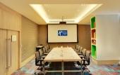 Туры в отель Holiday Inn Express & Suites Bengaluru Racecourse