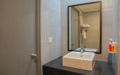 Туры в отель Super OYO Townhouse 2 Hotel Gunung Sahari