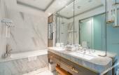 Туры в отель The Lixury Hotel Chongqing, in The Unbound Collection by Hyatt