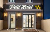Туры в отель PETIT HOTEL