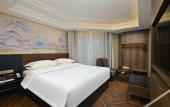 Туры в отель Jinjiang Downtown JJN Airport · Night Marke
