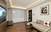 Туры в отель Jinjiang Downtown JJN Airport · Night Marke
