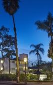 Туры в отель West Beach Inn, a Coast Hotel