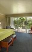 Туры в отель West Beach Inn, a Coast Hotel