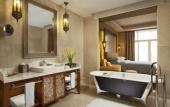 Туры в отель Sheraton Qingyuan Lion Lake Resort