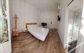 Туры в отель Hostal Manuela by gaiarooms