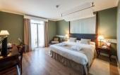 Туры в отель The Rock Hotel