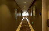 Туры в отель New Dynasty Hotel(Kaifeng Qingming Riverside Landscape Garden)