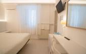 Туры в отель Hostal Marina Cadaques