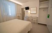 Туры в отель Hostal Marina Cadaques