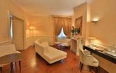 Туры в отель Hotel Rua Frati 48 in San Francesco