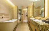 Туры в отель Ramada Plaza by Wyndham Dongxing Citycenter